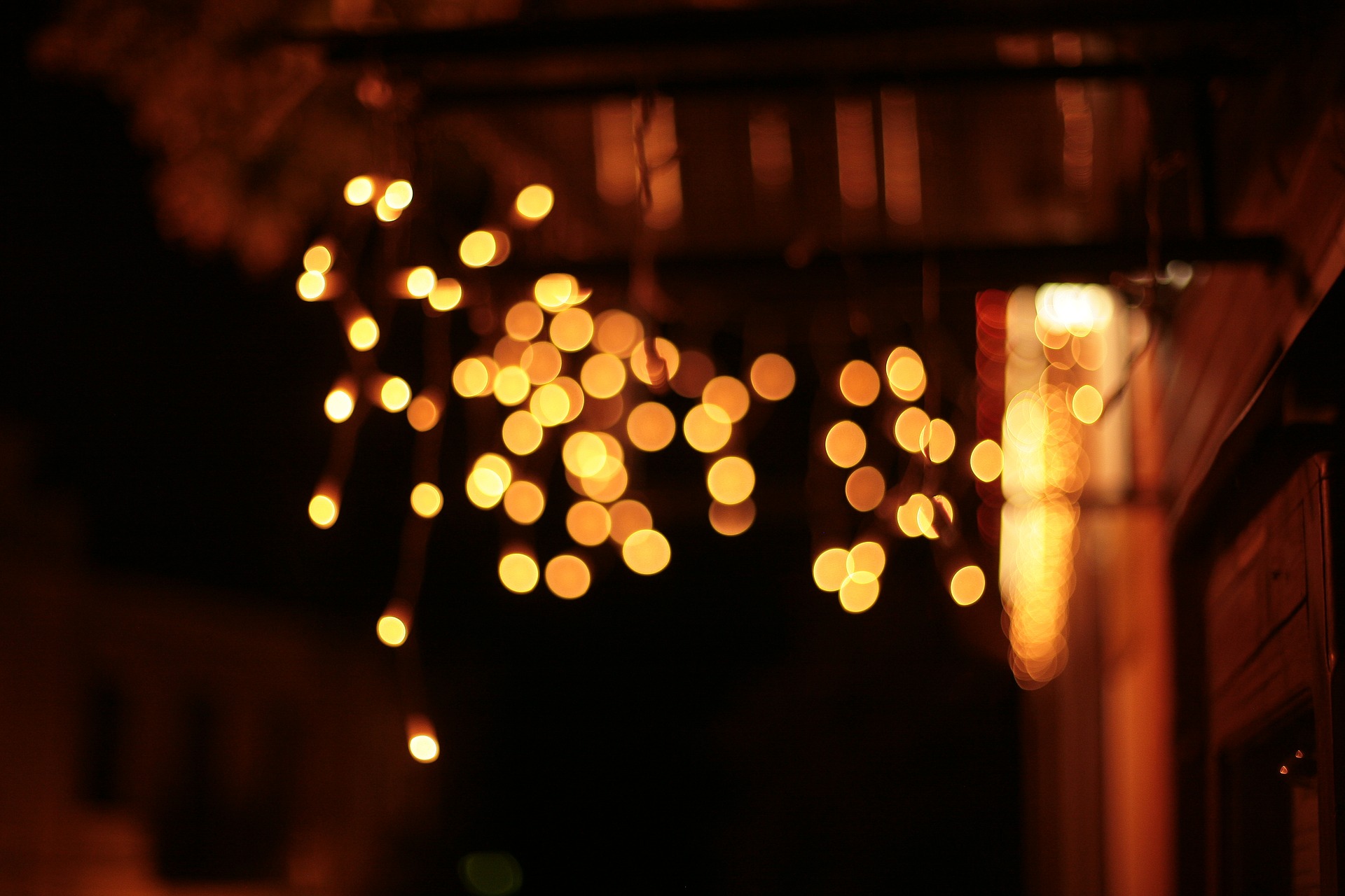 bokeh-1715435_1920